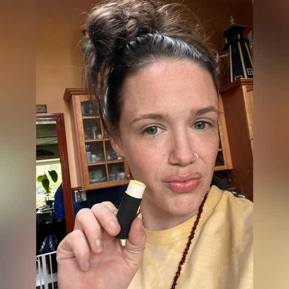 Golden Healing Apothecary✨Lip Balm - Picture 3 of 11